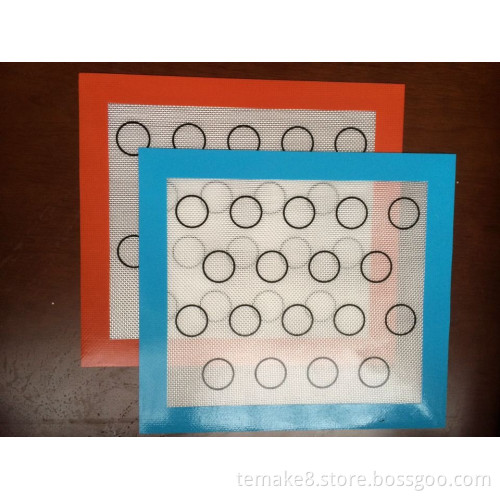 Easy clean silicone baking mat sets